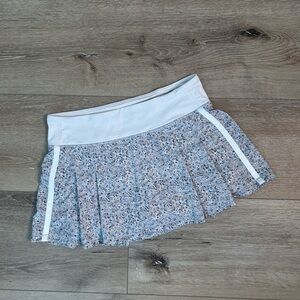 Lululemon Athletica Blue Floral athletic Skirt size 6